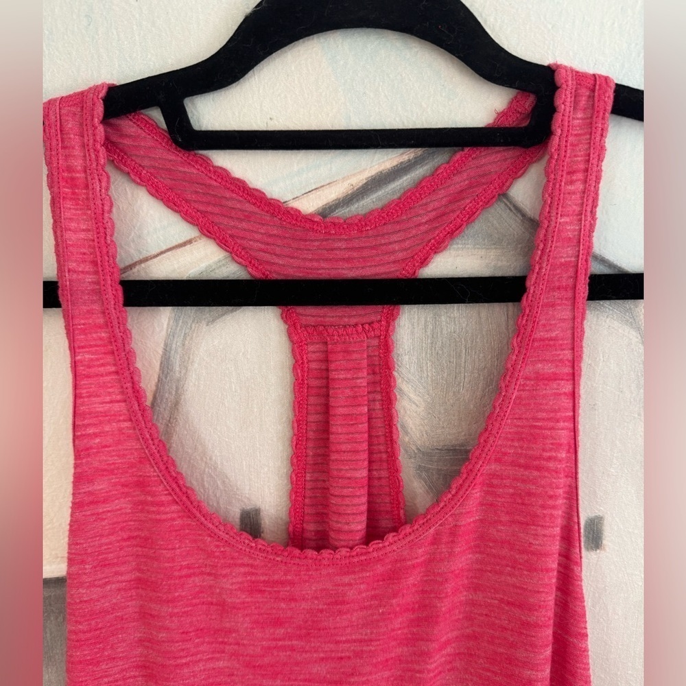 LULULEMON 105 F Singlet Seriously Light Luon Fabric Racerback Tank Berry Pink M - Picture 3 of 6